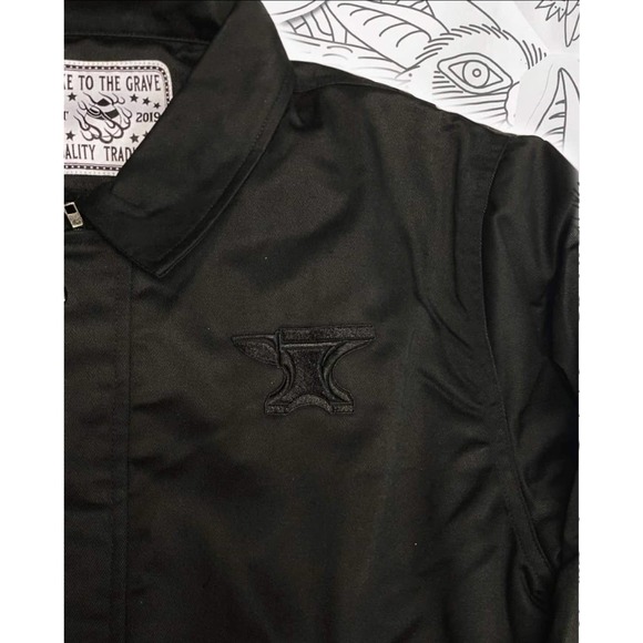 Take to the Grave Anvil Sherpa Jacket - Picture 6 of 8